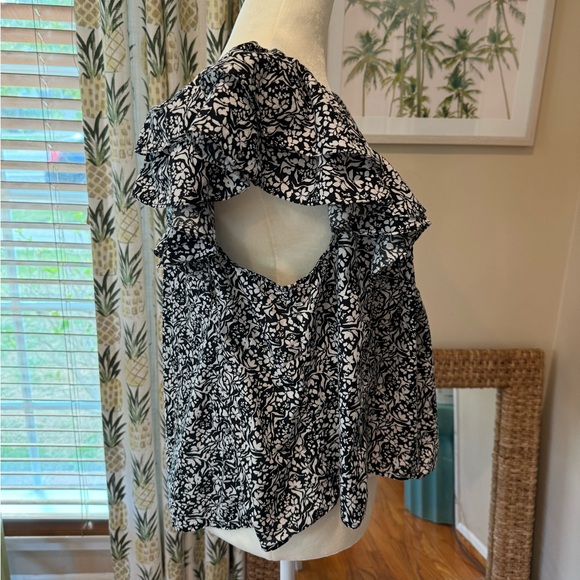 Black Floral Ruffle Top Short Sleeve Blouse Target Flutter Universal Thread™ - Picture 5 of 7